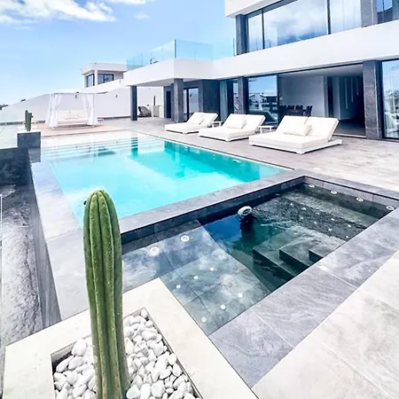 Villa Infinity *
