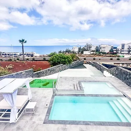 Villa Infinity *