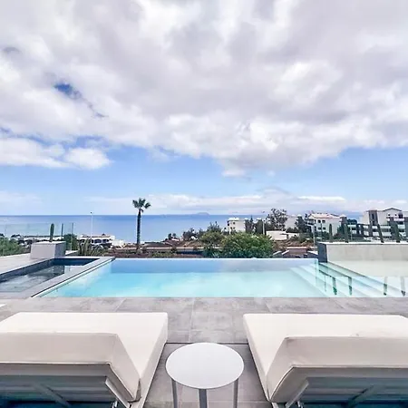 Villa Infinity *